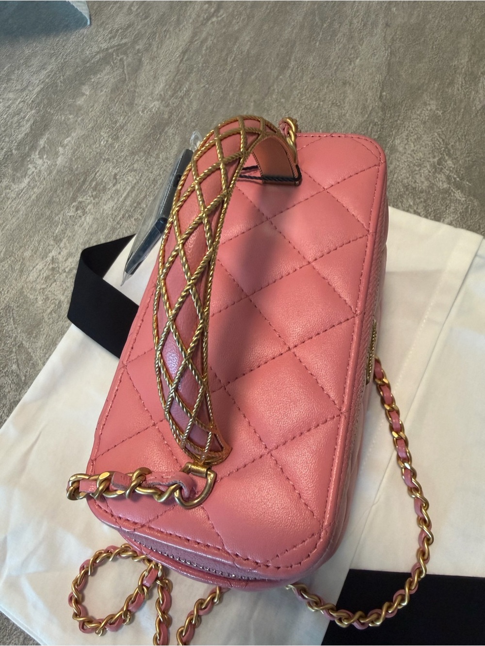 Lambskin Quilted Metal Twist Small Top Handle Vanity Case With Chain Pink. - Picture 2 of 8